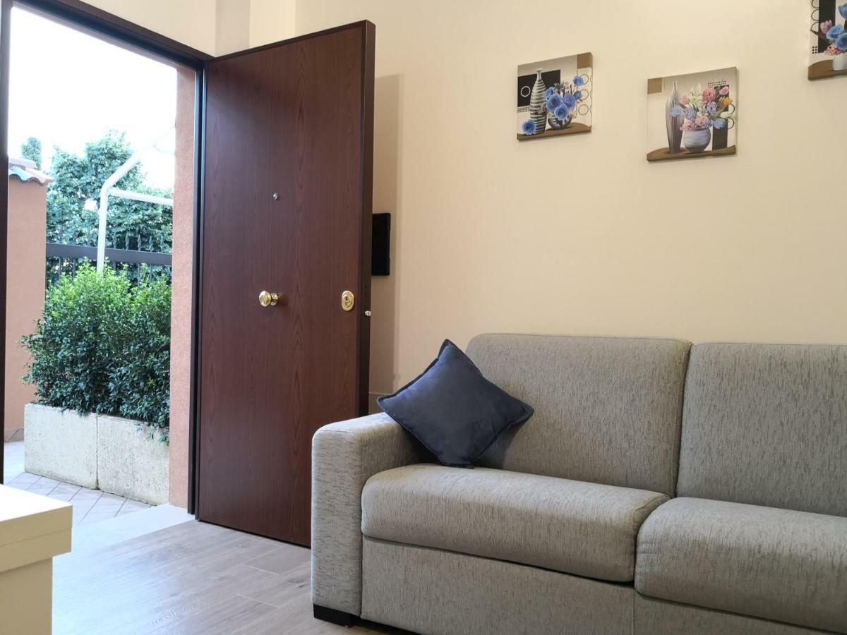 Tiny House Naxos Hotel Giardini Naxos Bagian luar foto
