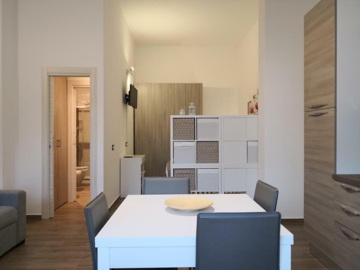 Tiny House Naxos Hotel Giardini Naxos Bagian luar foto